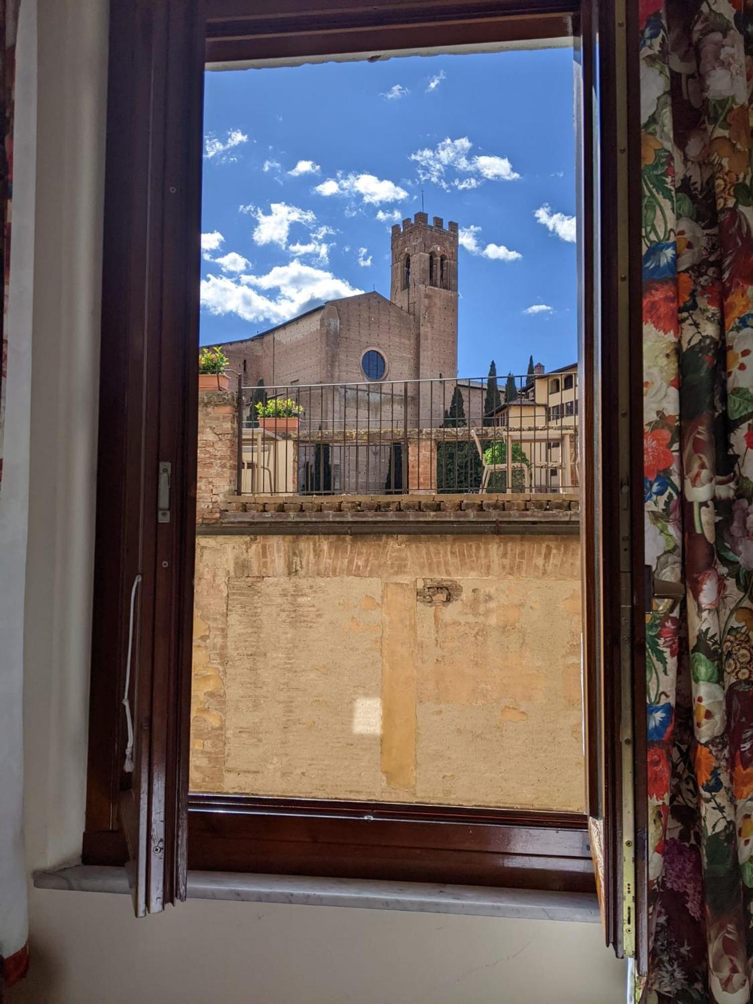 Albergo Bernini Siena Esterno foto